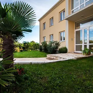 https://app-zlatar.in-istria.net