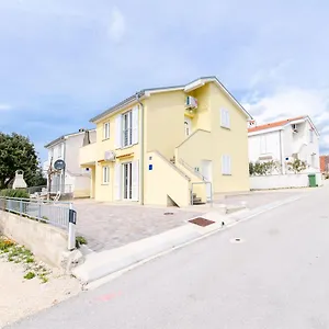 https://apartments-andrea-mandre.hotelinzadar.com